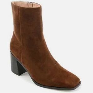 NIB Journee Sloann Boots